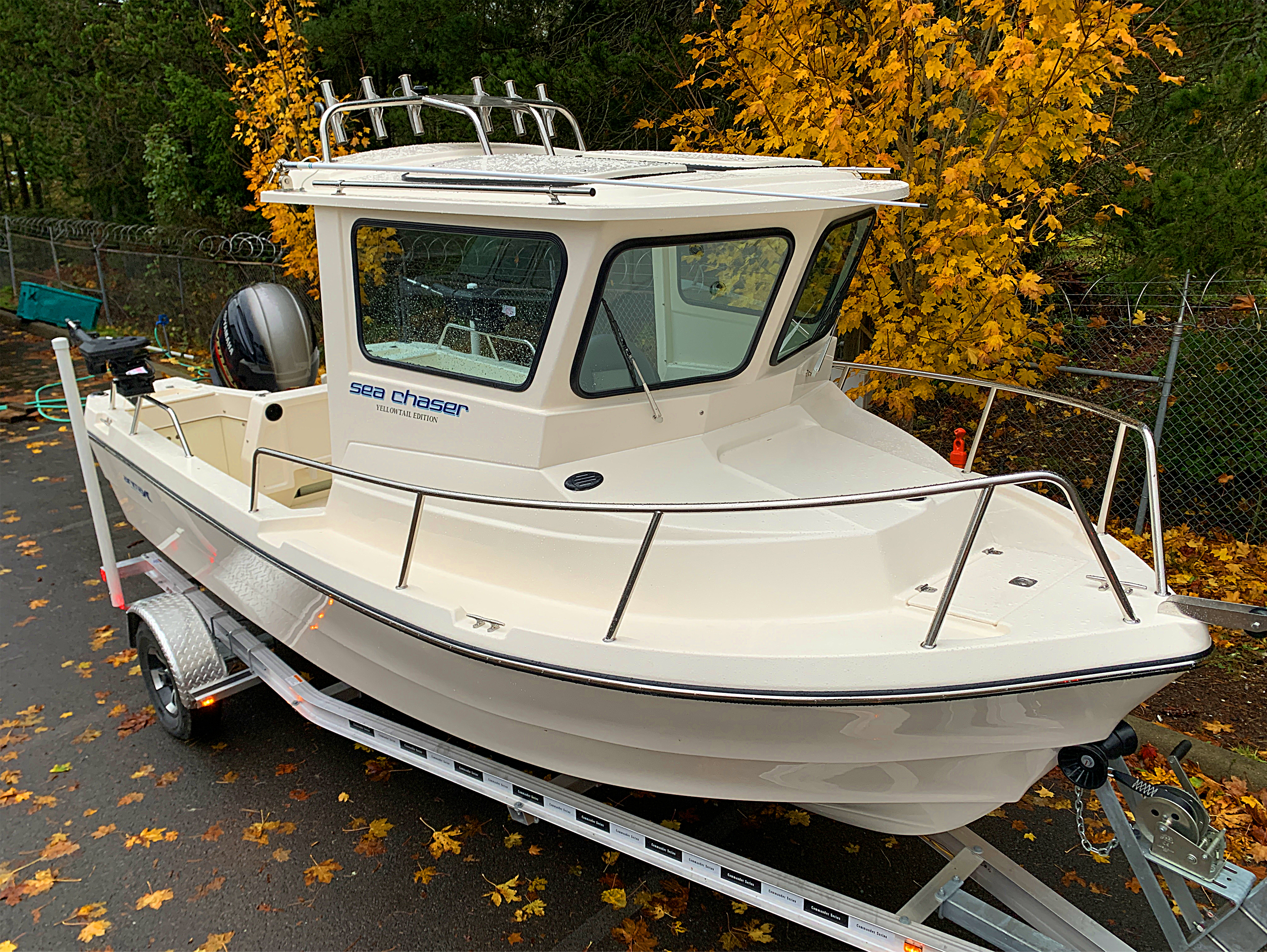 19 Sea Chaser Yellowtail Edition exterior
