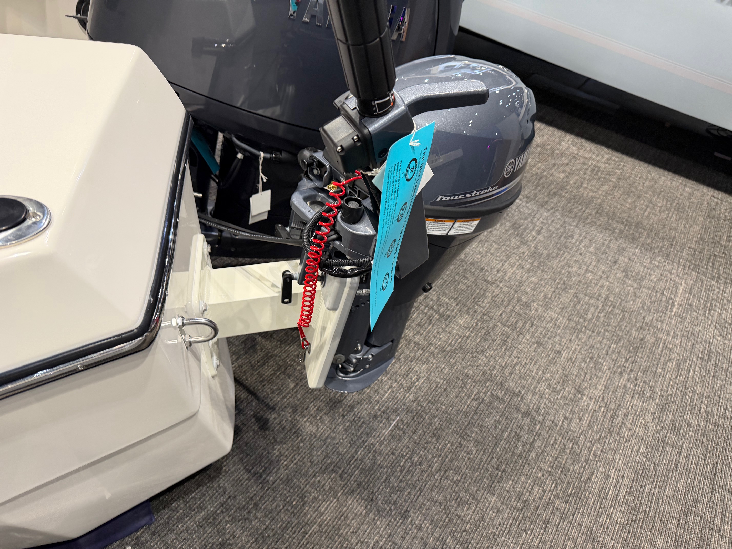 19 Sea Chaser Yellowtail Edition exterior