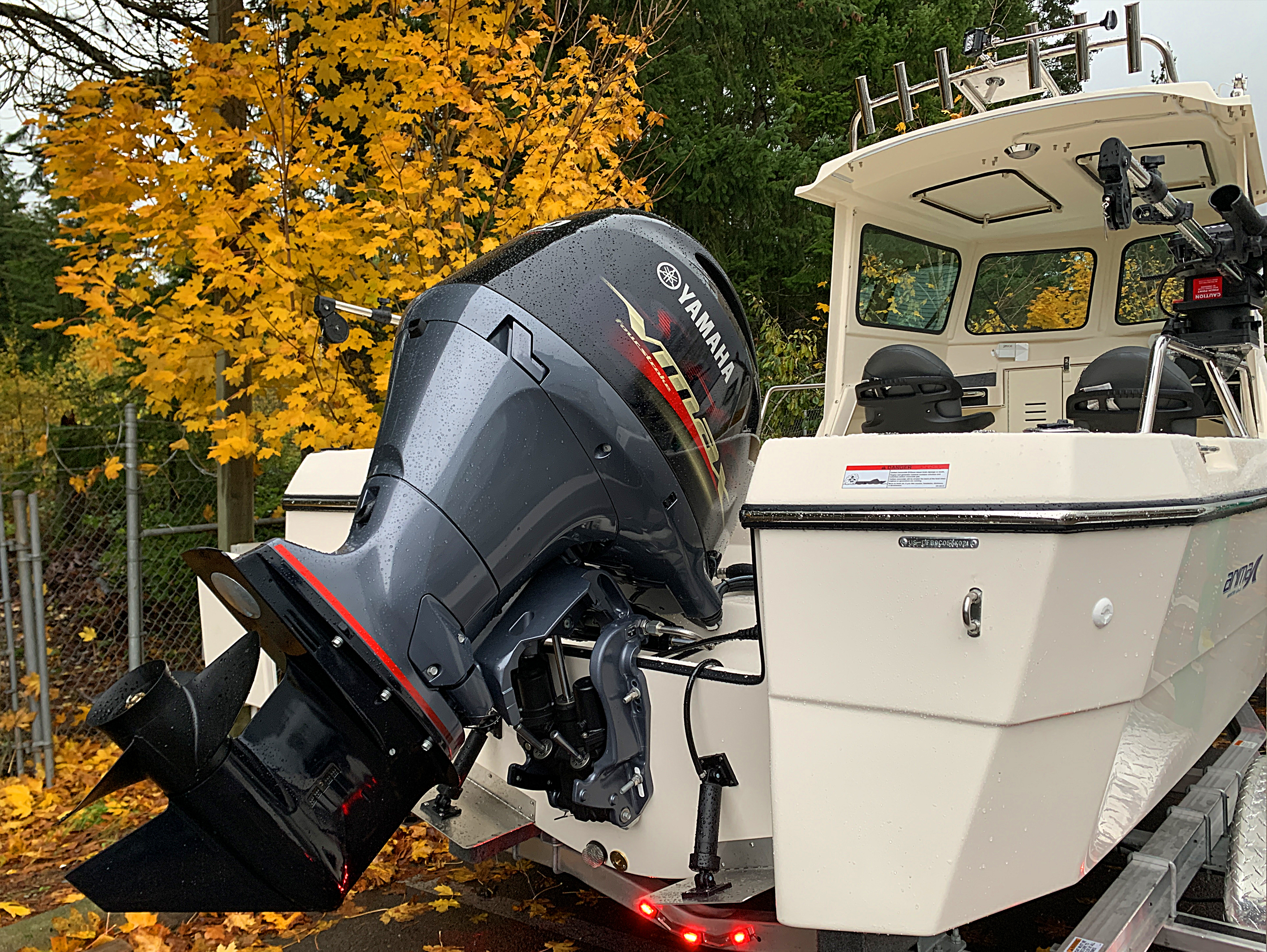 19 Sea Chaser Yellowtail Edition interior