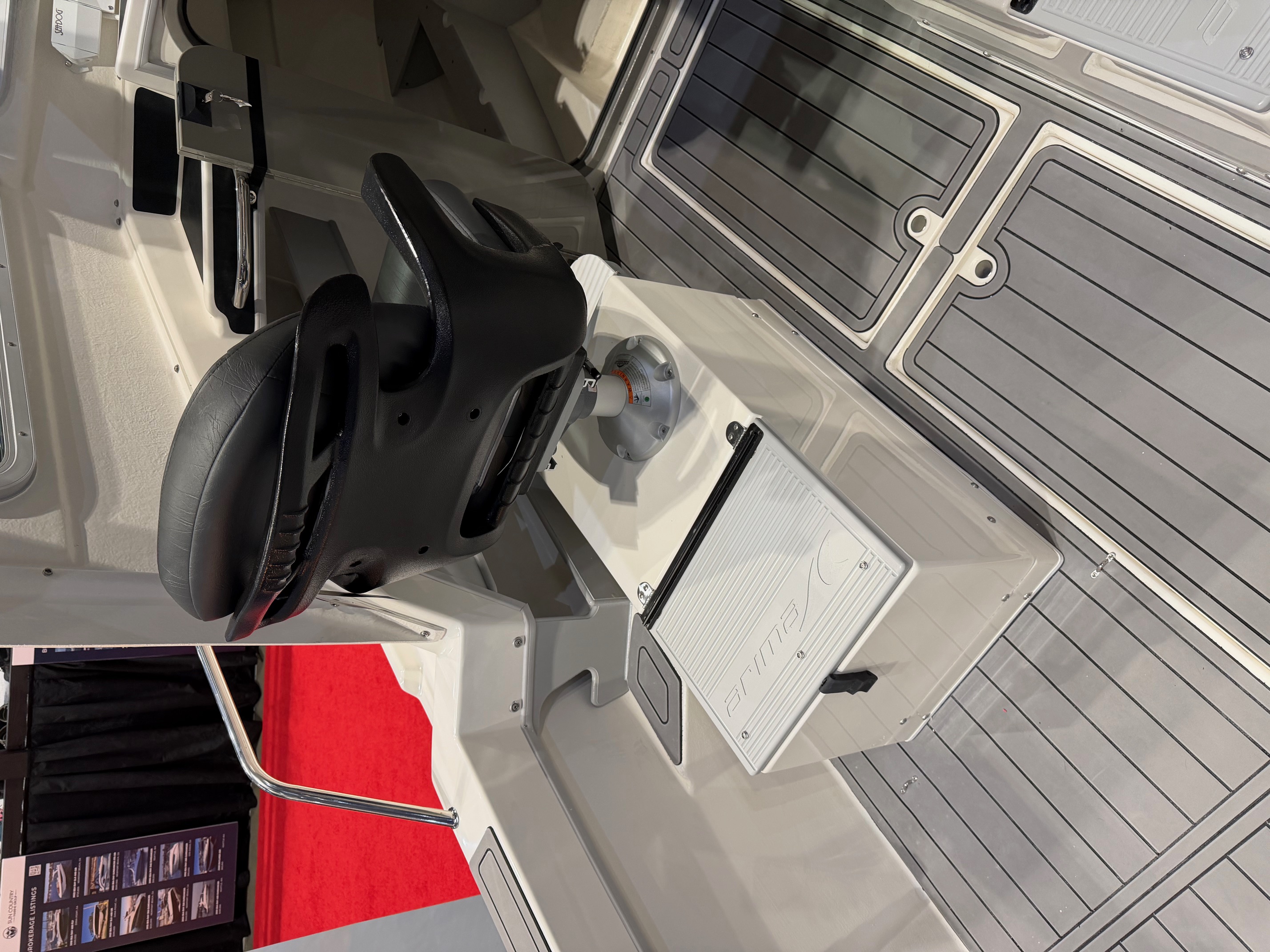 19 Sea Chaser Yellowtail Edition interior