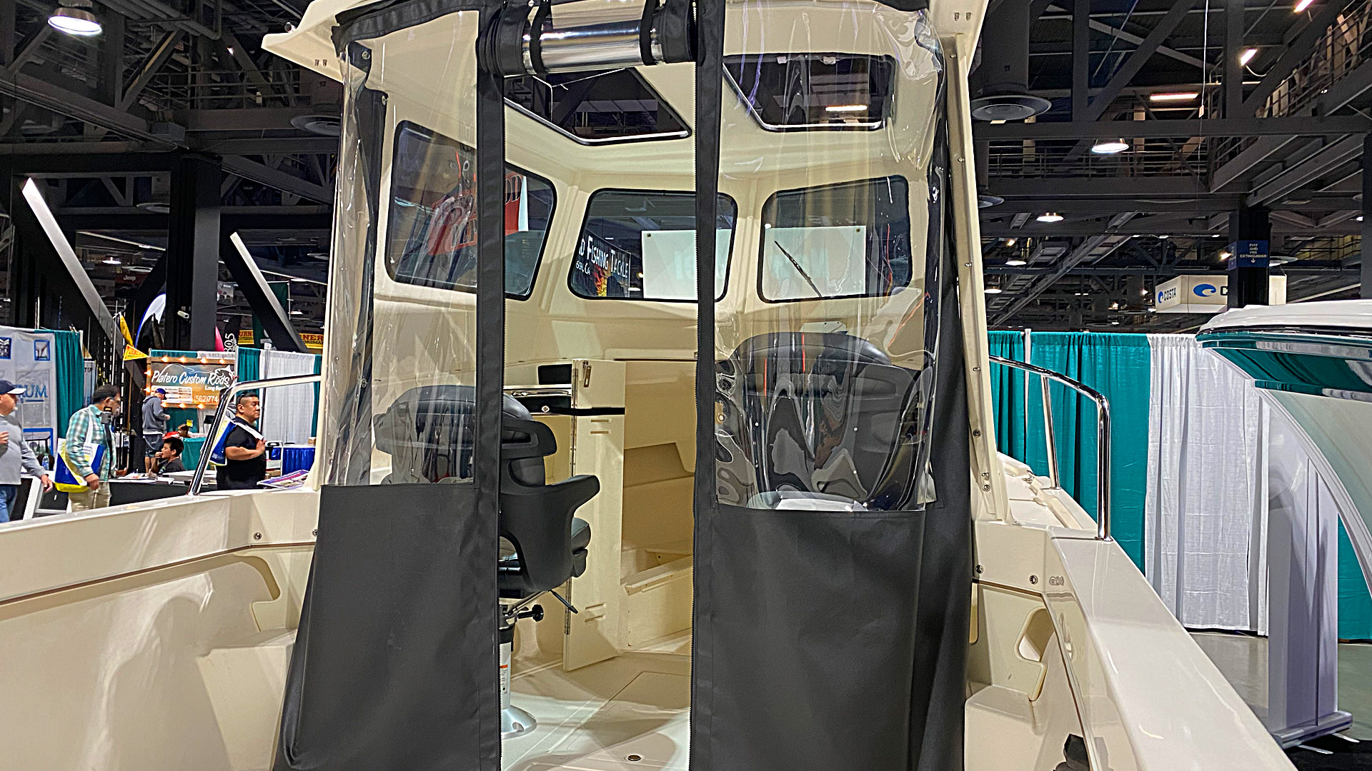 19 Sea Chaser Yellowtail Edition interior