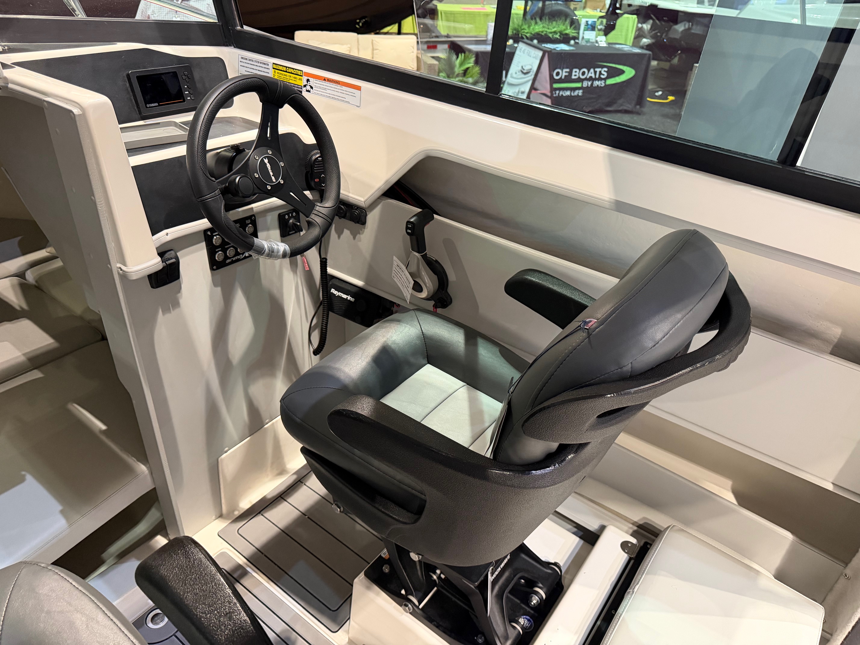 Sea Ranger HT 21 interior